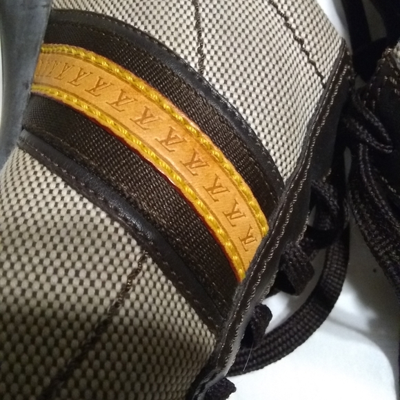 Louis Vuitton shoes and wallet - Picture 8 of 16